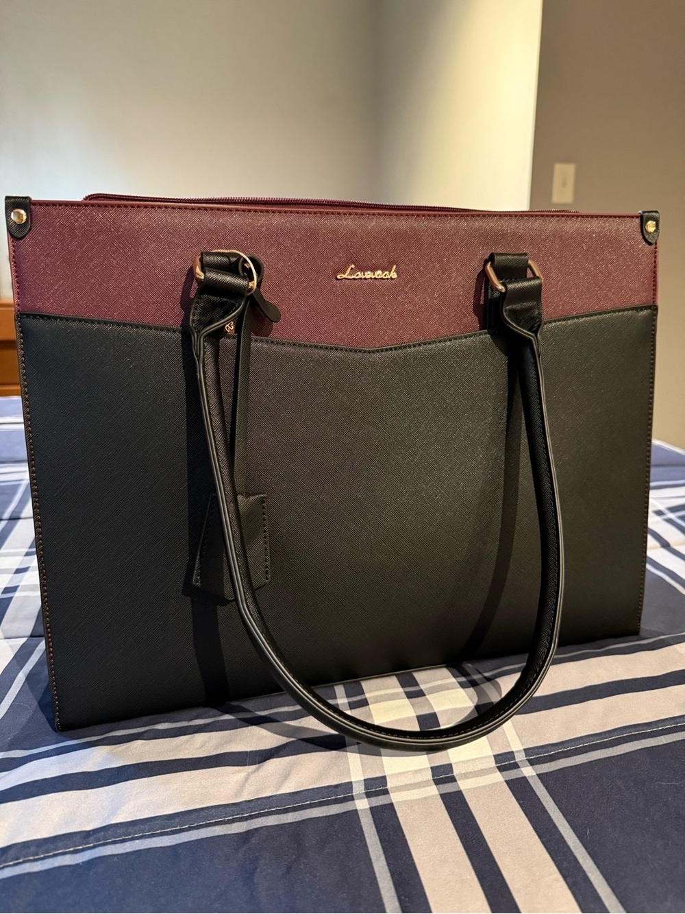 Lovevook Two-Tone Black and Burgundy Tote Bag